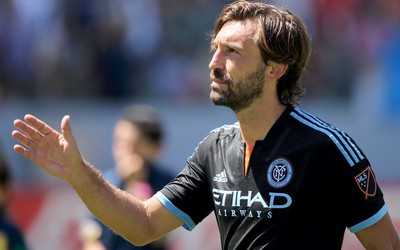 江南电竞动态-罗梅罗红牌后球队调整阵容